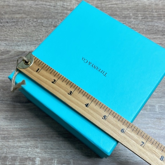 Tiffany & Co. Blue Box with White Ribbon - Picture 9 of 12